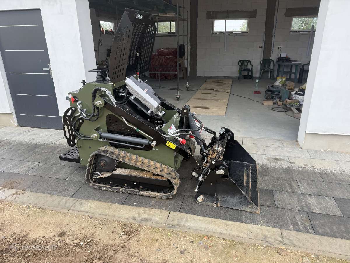 Skid Steer Skider W-460 mini krautuvas