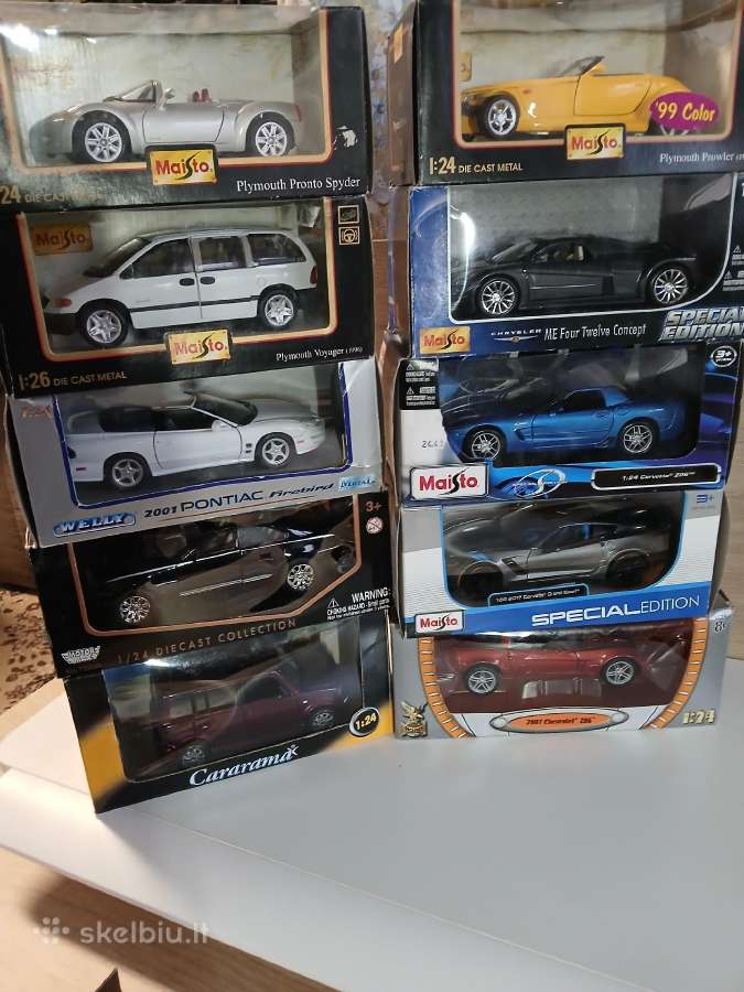 Įvairūs amerikietiški automobiliai1:24