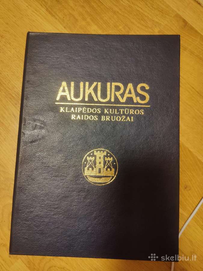 Knyga Aukuras