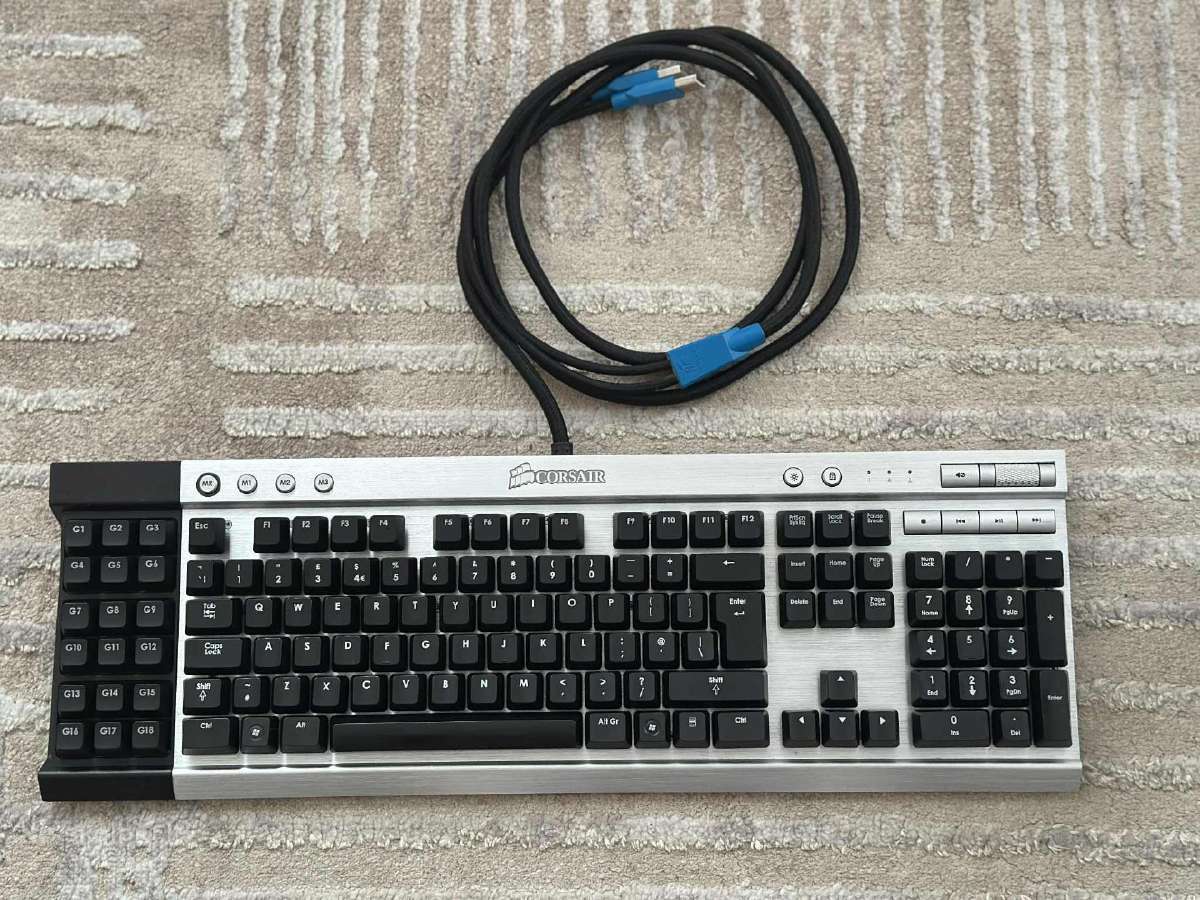 Corsair mechaninė klaviatūra Vengeance K90