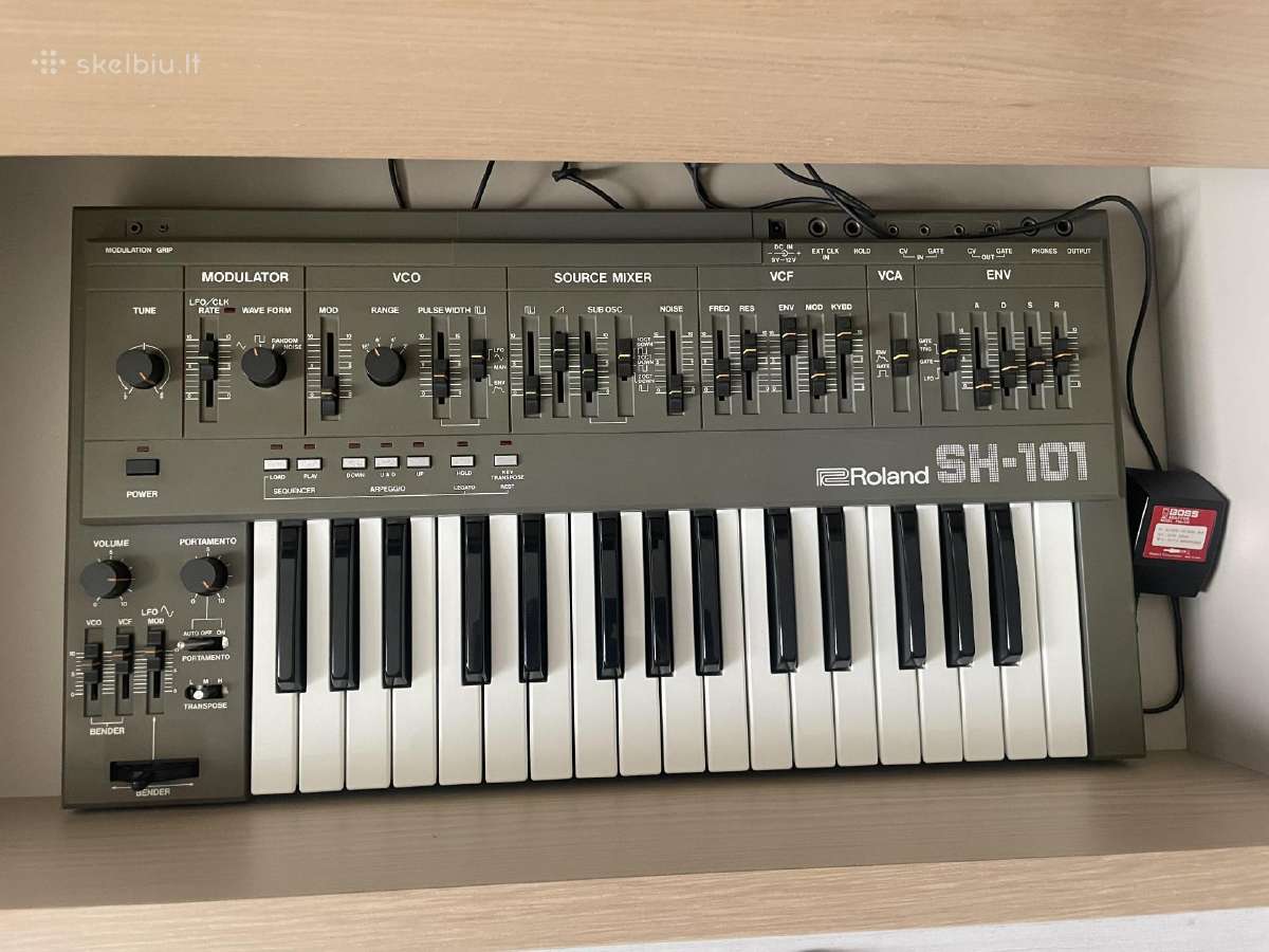 Roland Sh-101