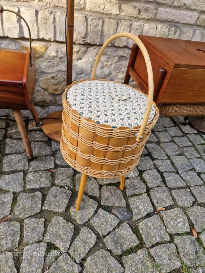 Vintažiniai rankdarbių staliukai ir dėžutės - nuotraukos Nr. 3