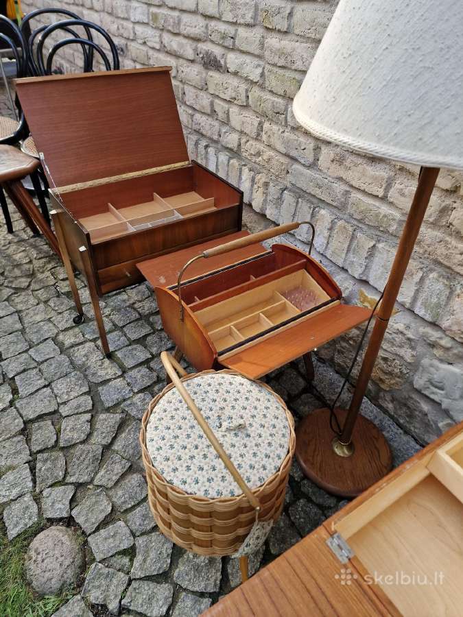 Vintažiniai rankdarbių staliukai ir dėžutės - nuotraukos Nr. 29