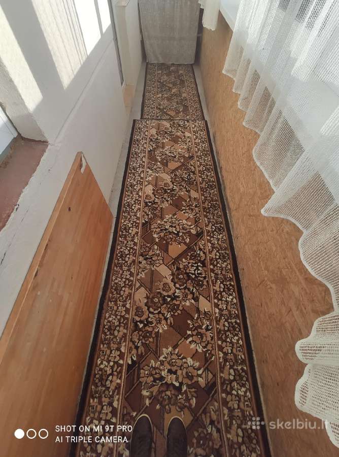 Ilgas siauras kilimas iš 3 dalių