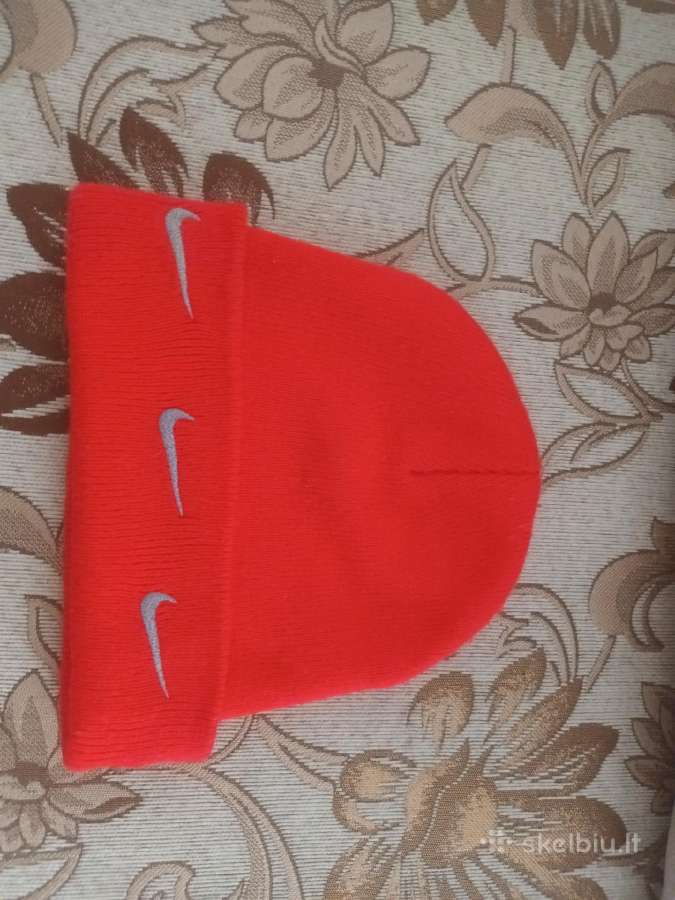Nike šilta kepurė m-l dydis
