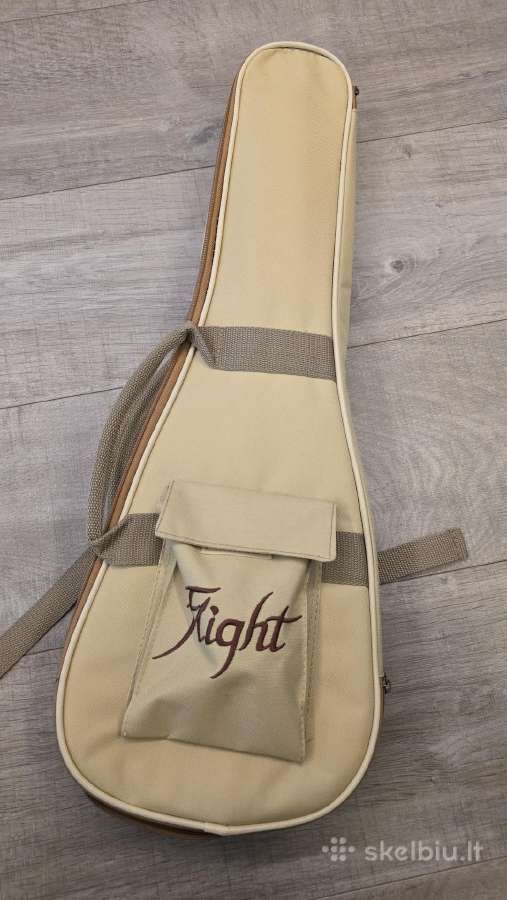 Ukulele flight auc33
