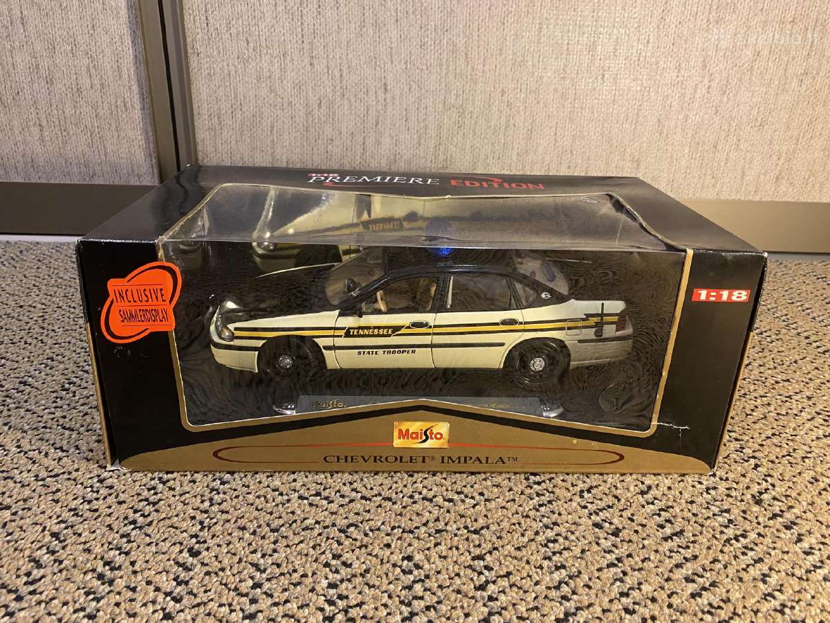 Parduodu 1:18 „maisto“ Chevrolet Impala