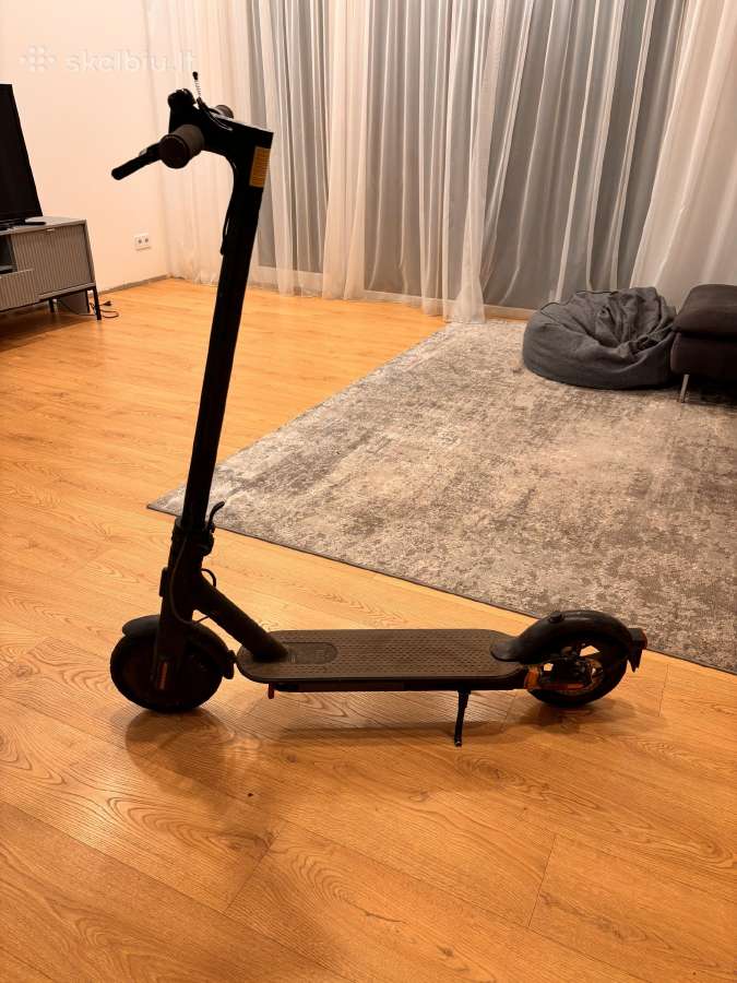 Mi Electric scooter essential