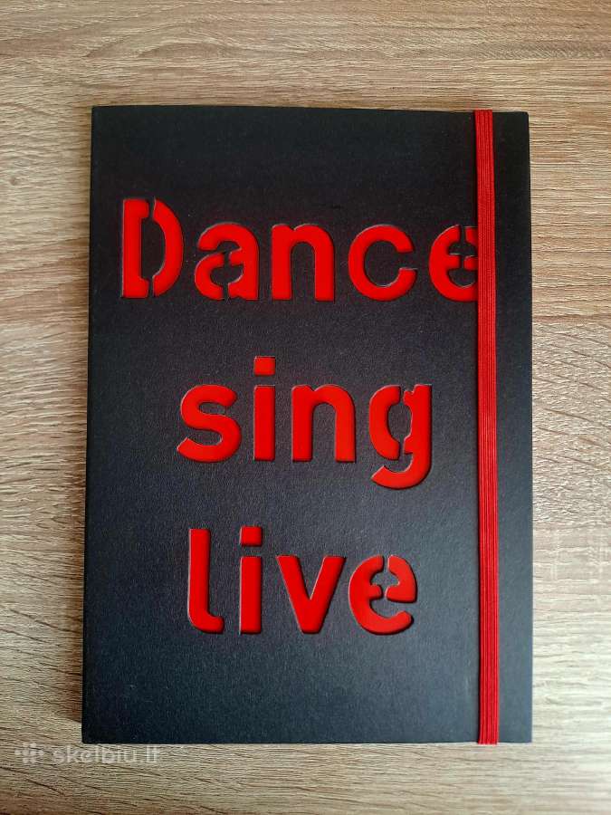Dance sing live sąsiuvinis langeliais su gumele