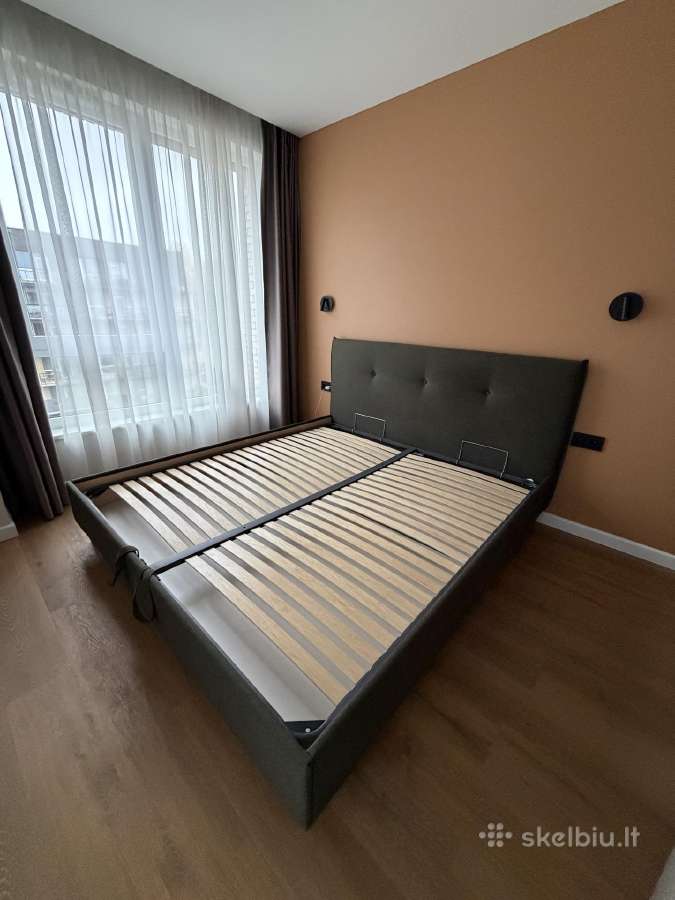 Lova 180cm su patalynes deze