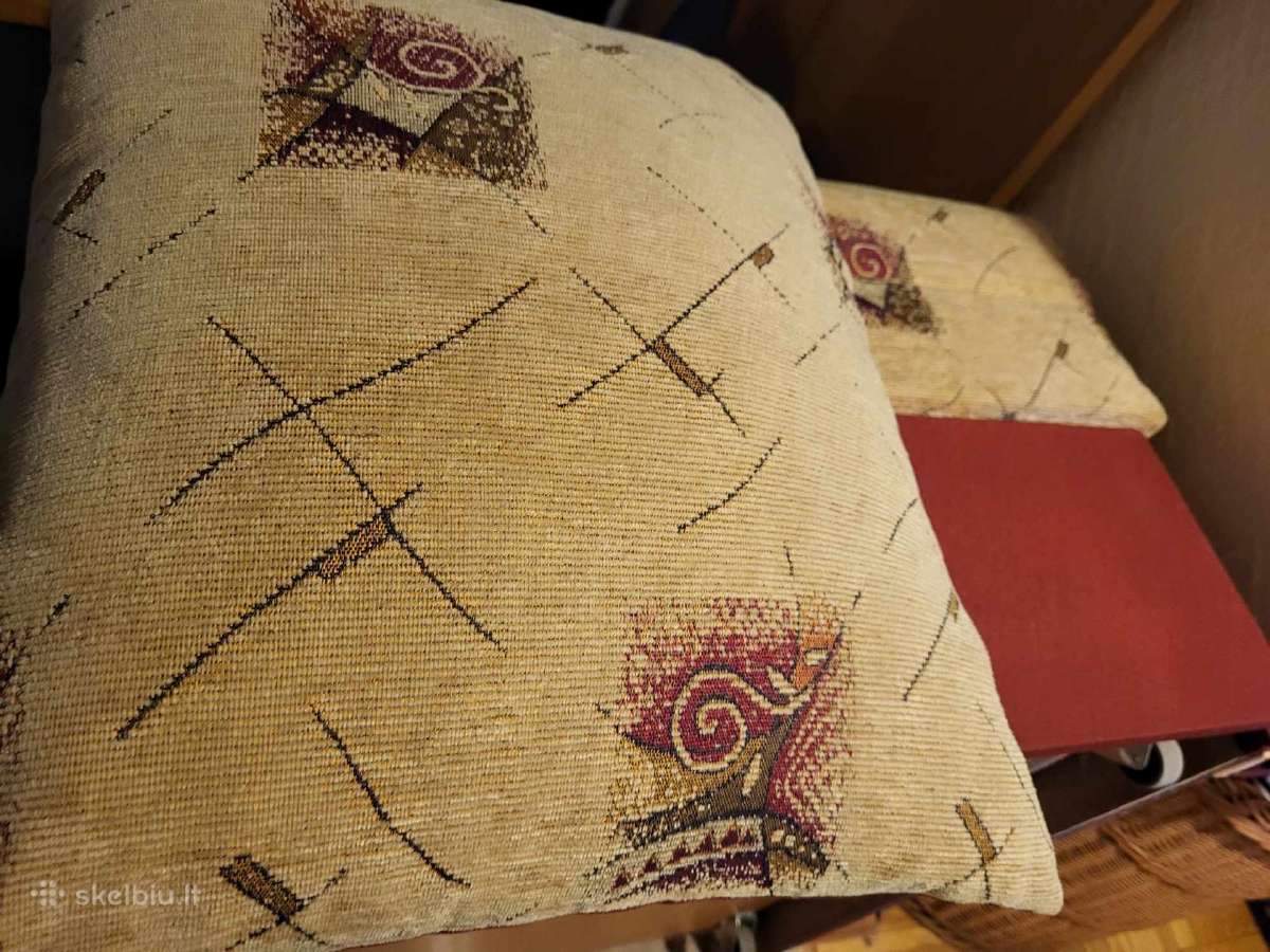 Sofa lova kampas dešinys su pagalvėmis ir staliuku - nuotraukos Nr. 2