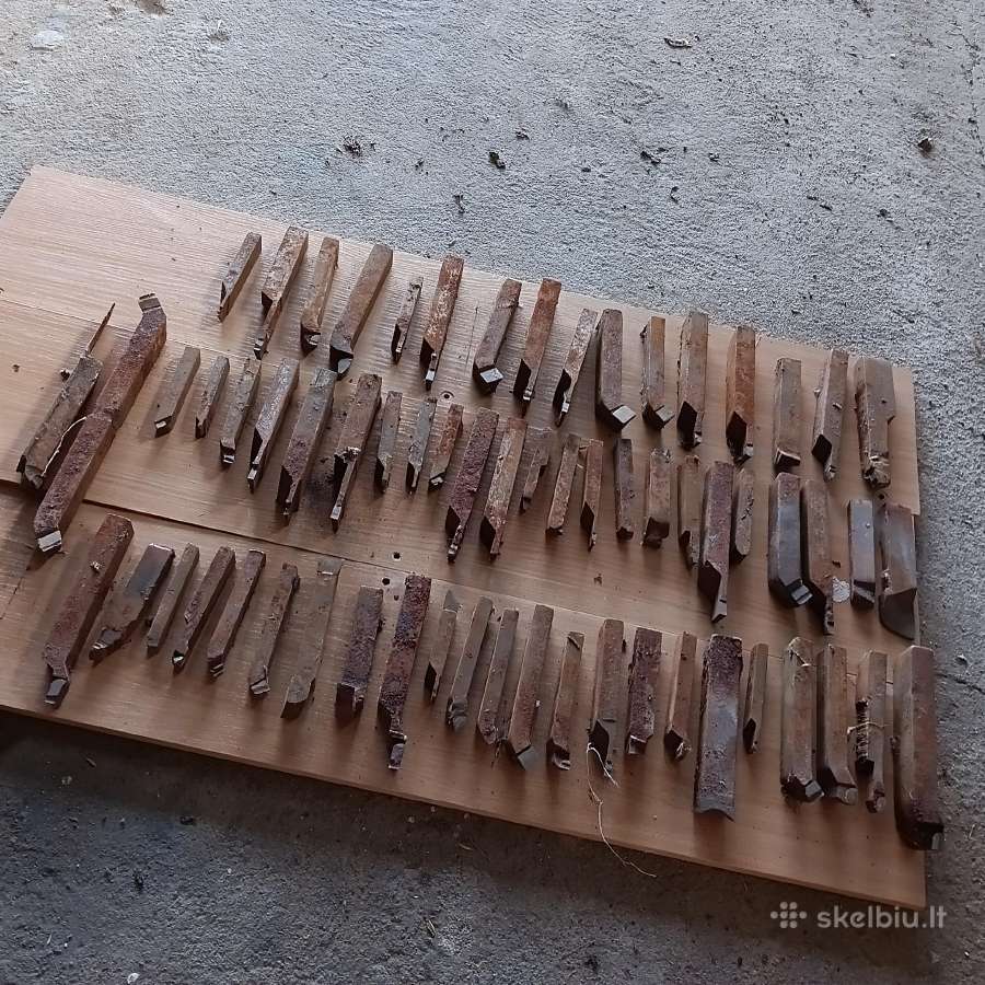 Metalo tekinimo peiliai