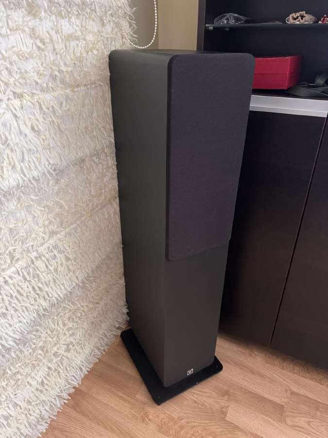 Q Acoustic 2050i kolonėlės, bei centrinė 2000ci
