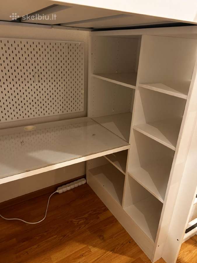 Aukšta lova su rašomuoju stalu Ikea Smastad - nuotraukos Nr. 3