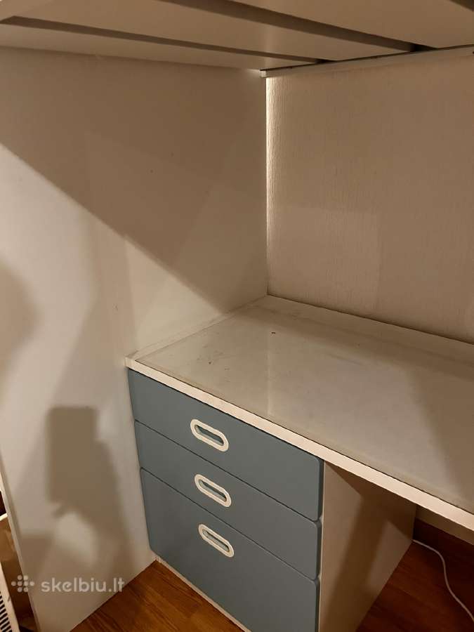 Aukšta lova su rašomuoju stalu Ikea Smastad - nuotraukos Nr. 4