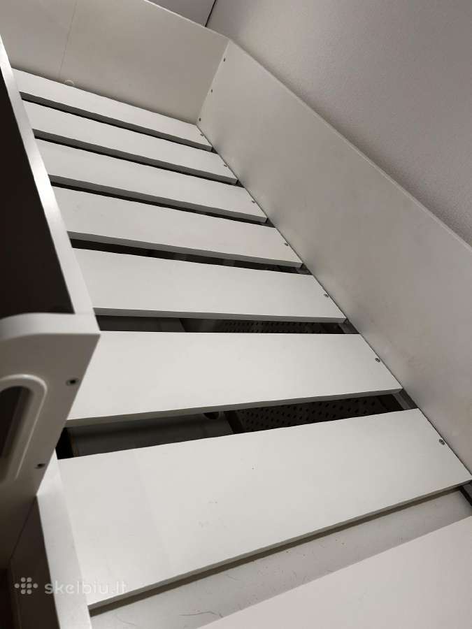 Aukšta lova su rašomuoju stalu Ikea Smastad - nuotraukos Nr. 5