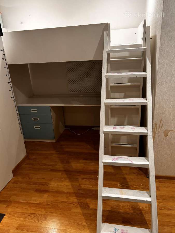 Aukšta lova su rašomuoju stalu Ikea Smastad - nuotraukos Nr. 6