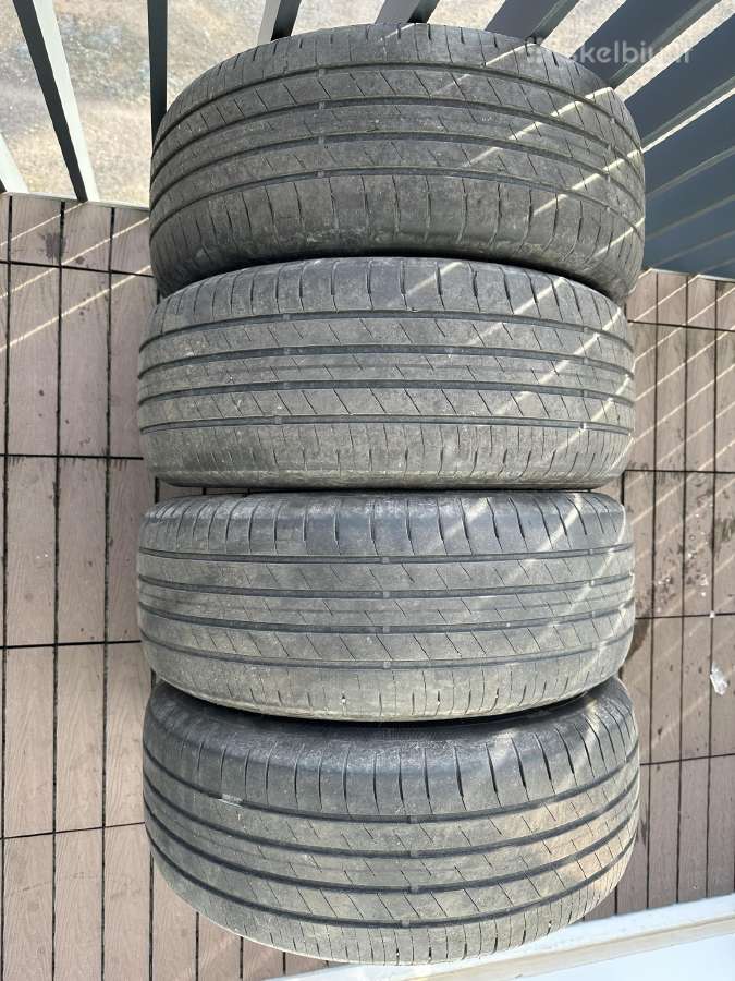 Goodyear Efficient Grip Performance
