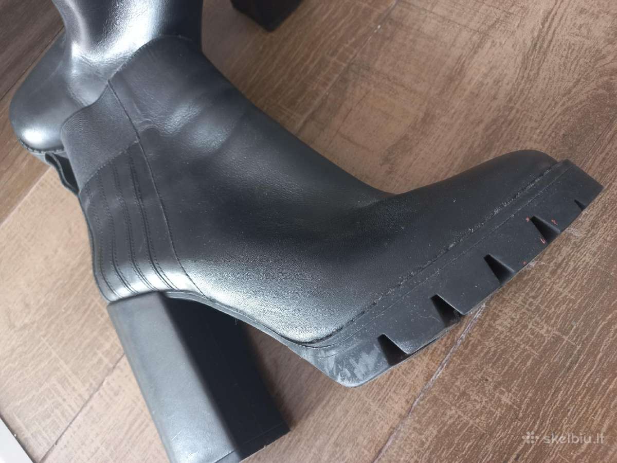 Zara odiniai aukstakulniai