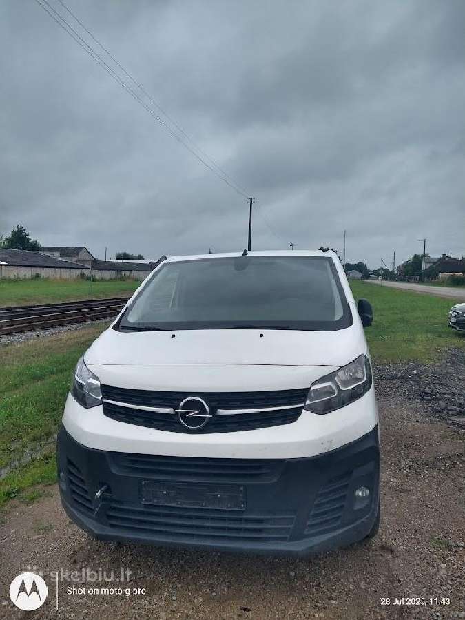 Toyota proace 1,5 d 2022 Opel vivaro 2020