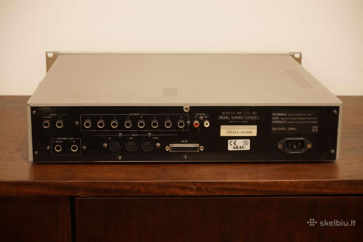 Akai S3000xl sampleris su priedais - nuotraukos Nr. 3