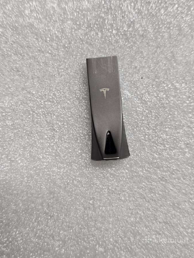 Tesla usb 128gb