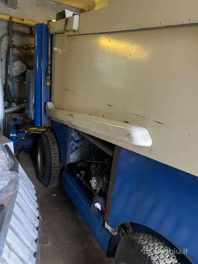 Zamboni ledo paruosimo masina
