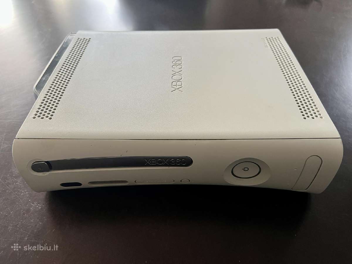 Parduodu žaidimų konsolę X-box 360