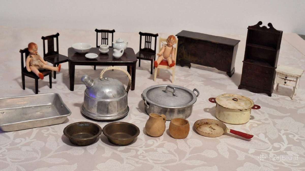 Vintažiniai vaikiški baldai–indai.