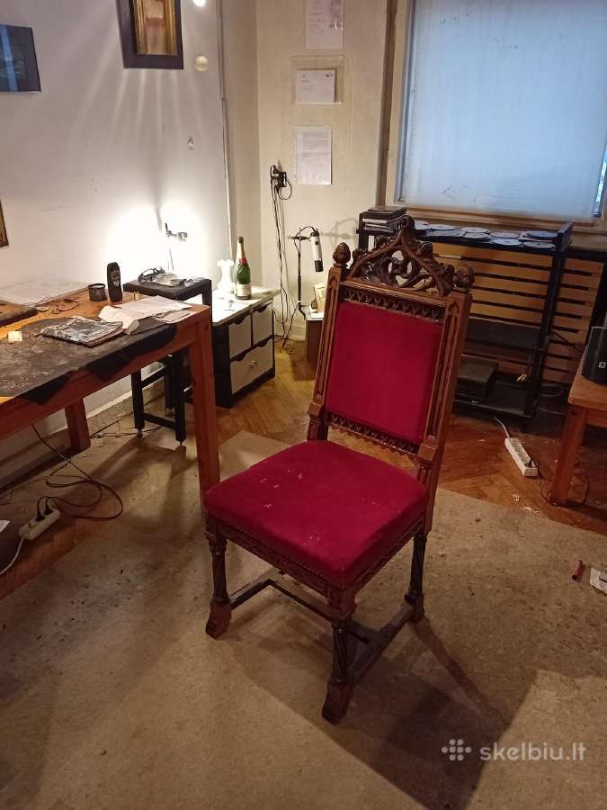 Antikvarinė kėdė 100 metų senumo