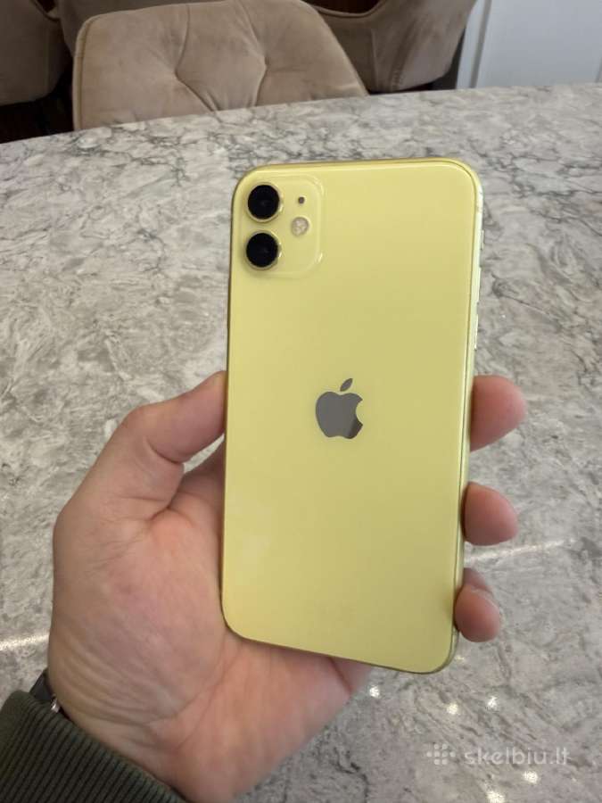 iPhone 11, 64gb 83% baterija