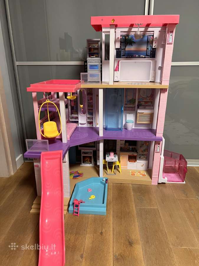 Barbie Mattel namas su baseinu