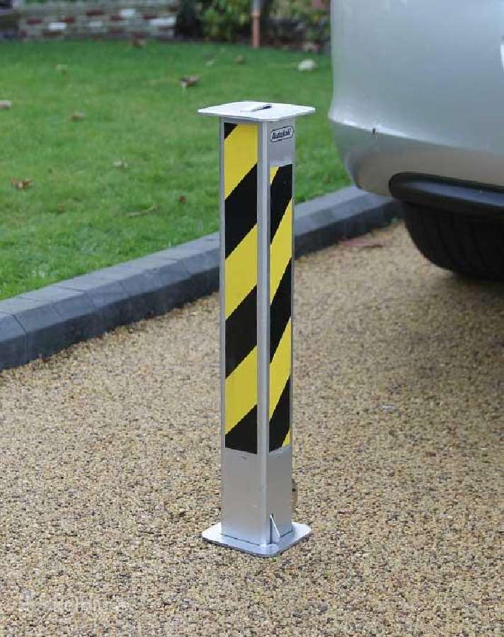 Teleskopinis stulpas parkingo vietoms blokuoti