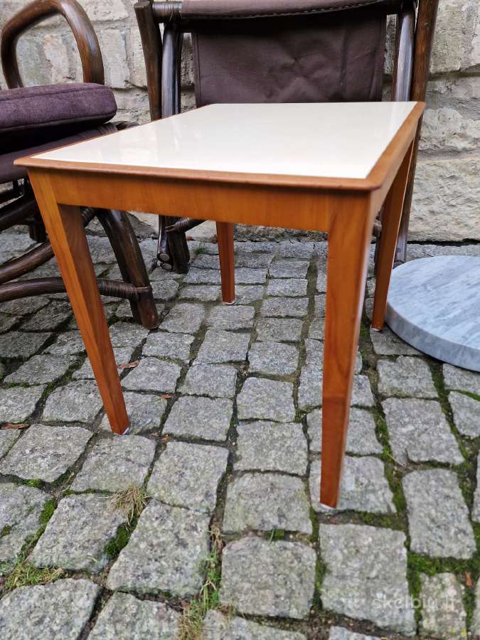 Vintažinis mid century riešutmedžio staliukas - nuotraukos Nr. 4