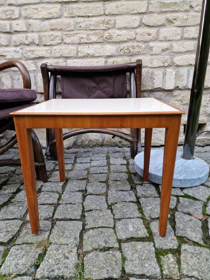 Vintažinis mid century riešutmedžio staliukas - nuotraukos Nr. 6