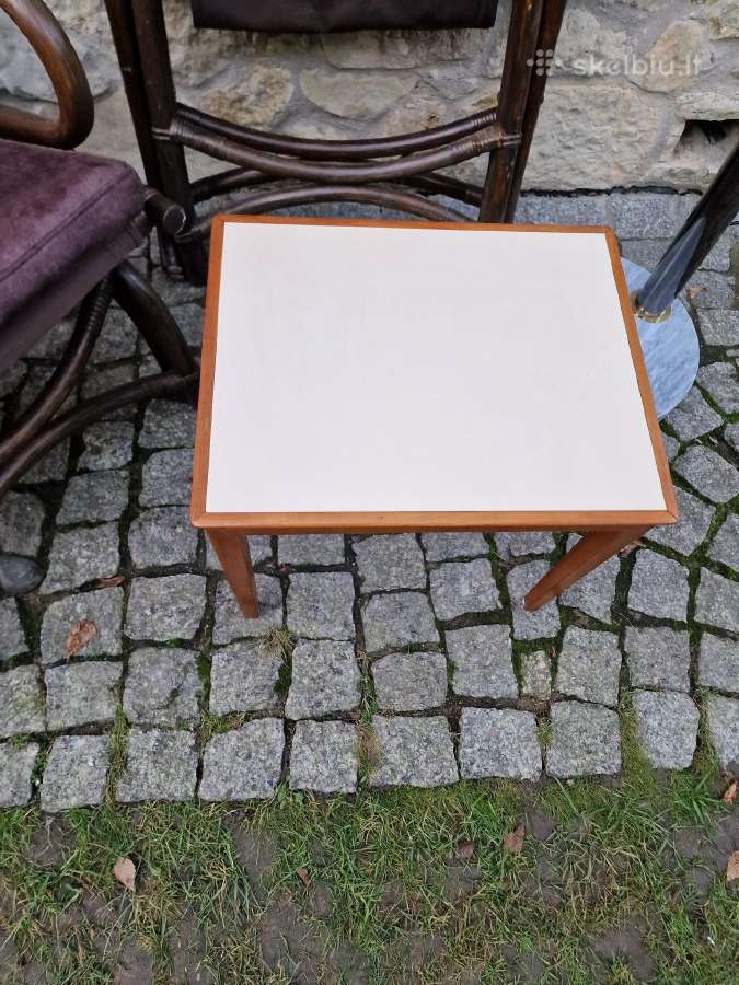Vintažinis mid century riešutmedžio staliukas - nuotraukos Nr. 9