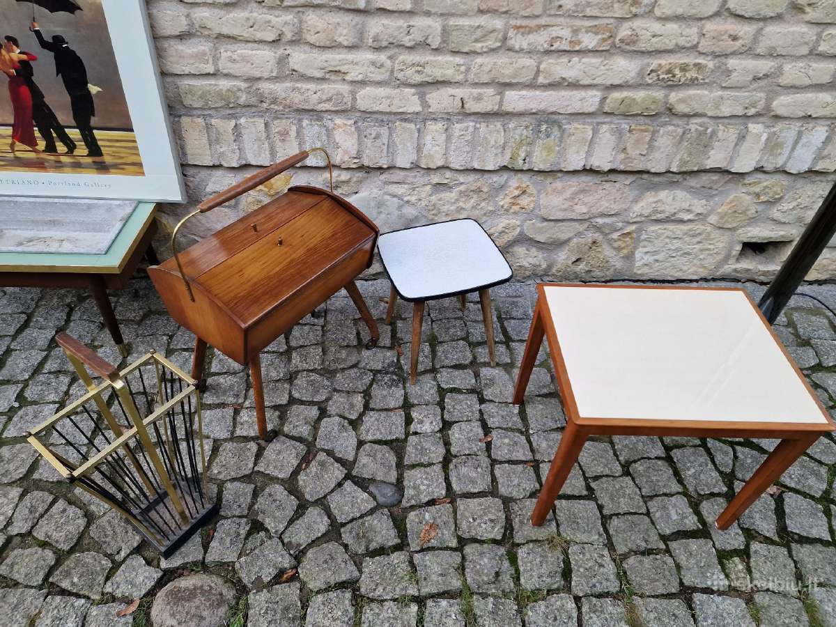 Vintažinis mid century riešutmedžio staliukas - nuotraukos Nr. 12