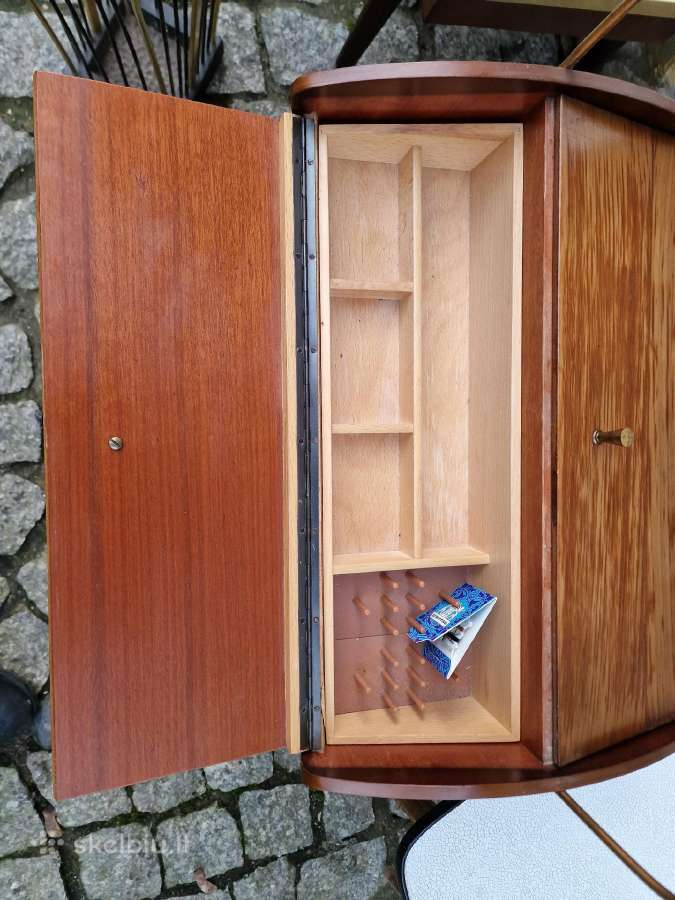 Vintažinis mid century riešutmedžio staliukas - nuotraukos Nr. 19
