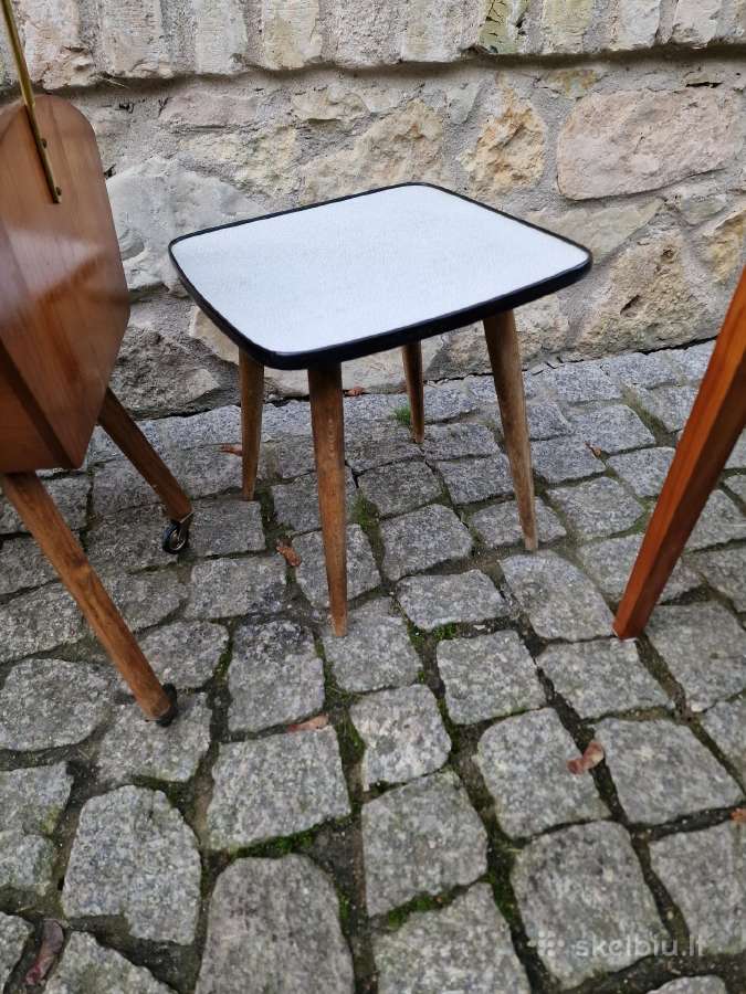 Vintažinis mid century riešutmedžio staliukas - nuotraukos Nr. 21
