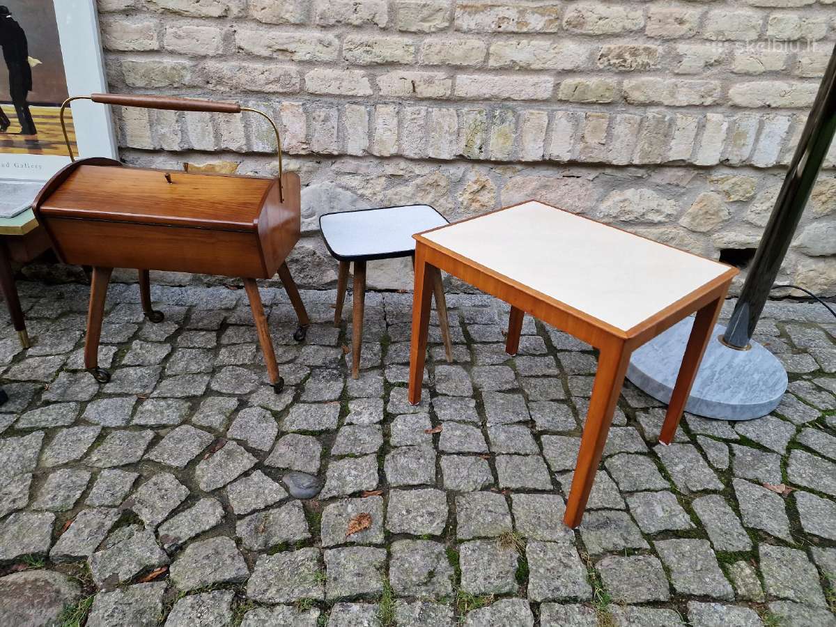 Vintažinis mid century riešutmedžio staliukas - nuotraukos Nr. 24