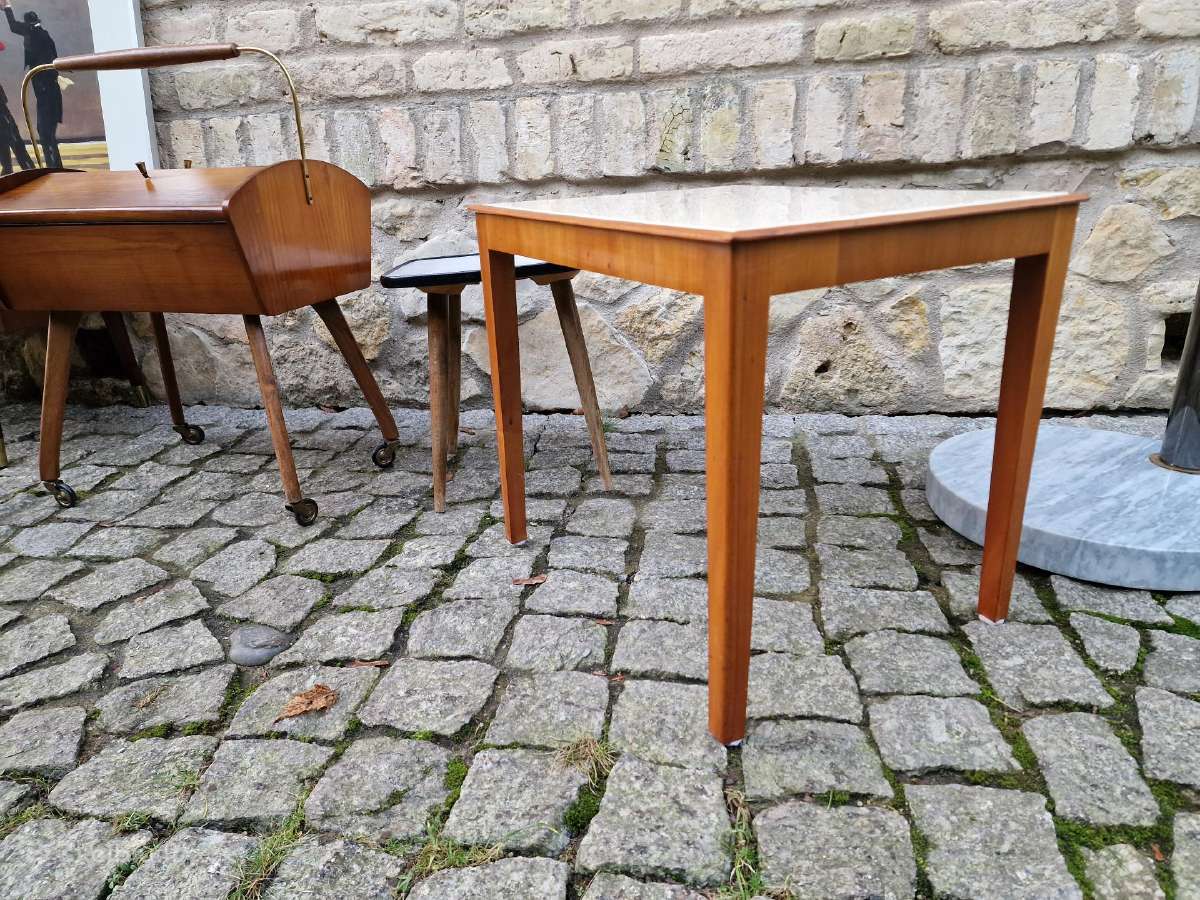 Vintažinis mid century riešutmedžio staliukas - nuotraukos Nr. 25