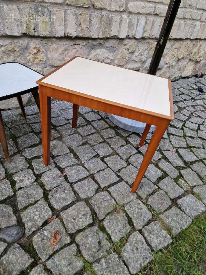 Vintažinis mid century riešutmedžio staliukas - nuotraukos Nr. 27
