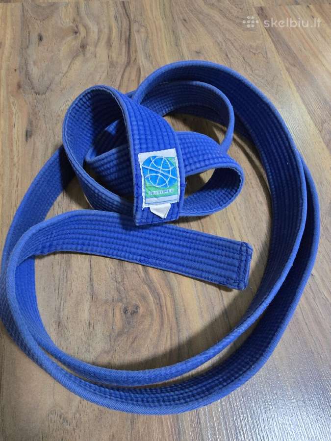 Mėlynas dziudo karate diržas