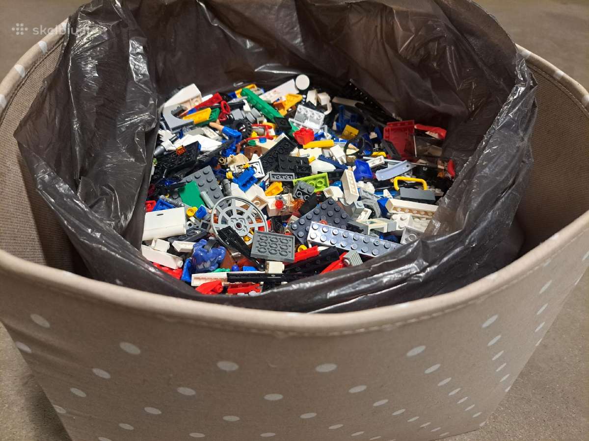 Lego detalių pilna dėžė ir traktorius - nuotraukos Nr. 2