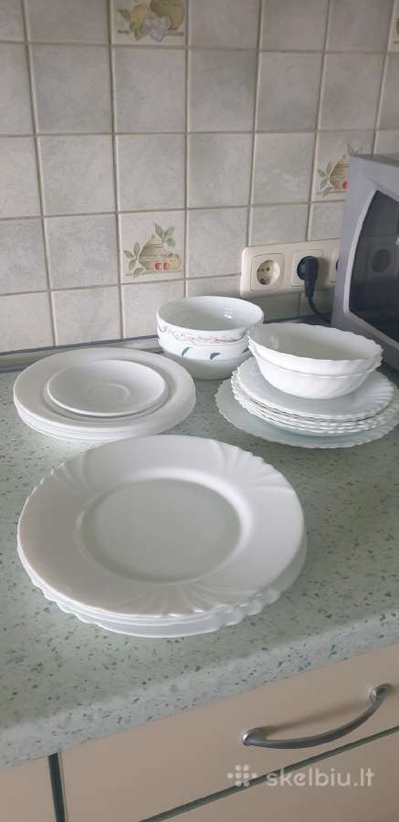 Baltos lekstes 25cm, 19cm,15cm ivairios.