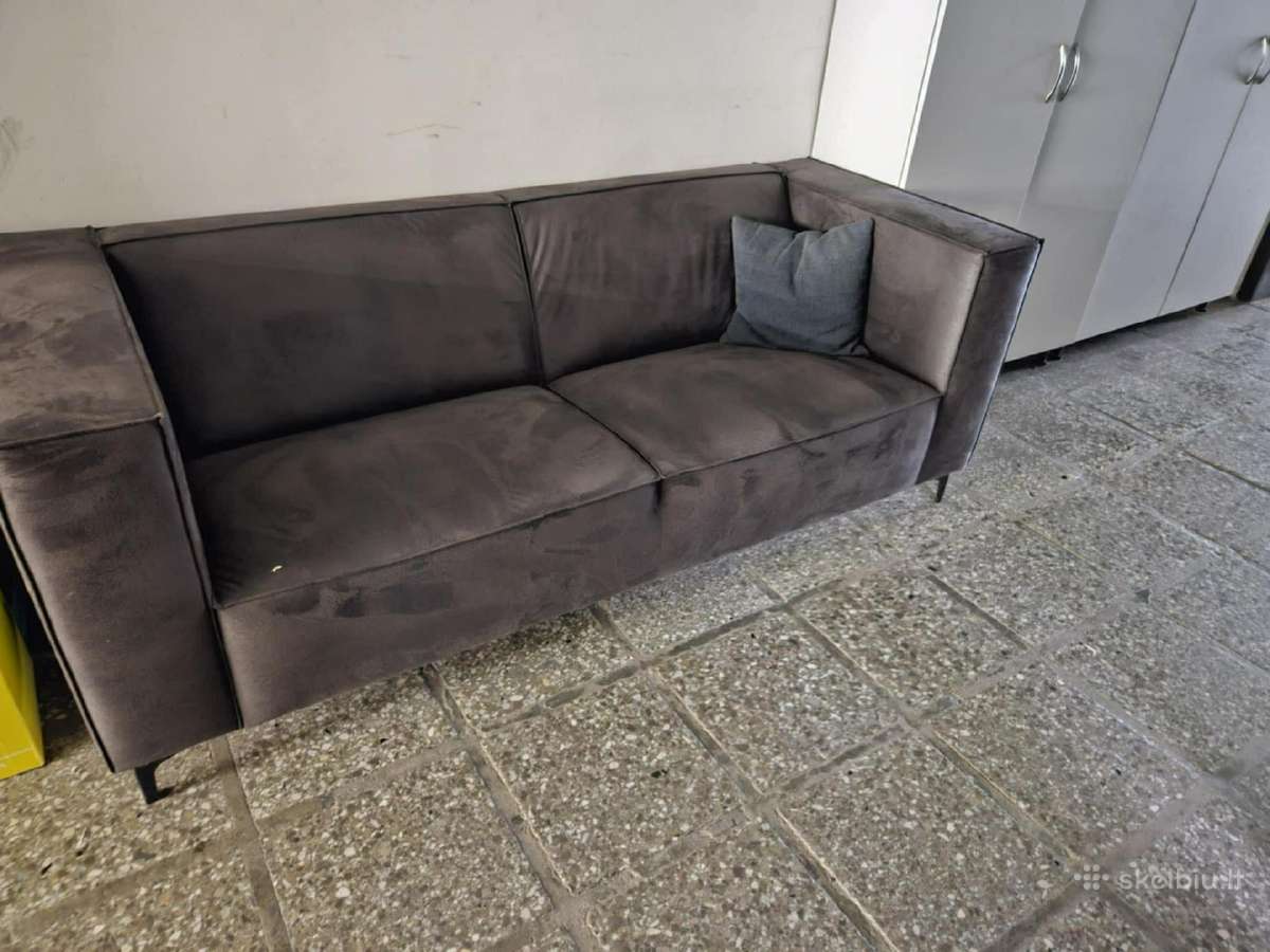 Praktiškai nauja išskirtinė sofa