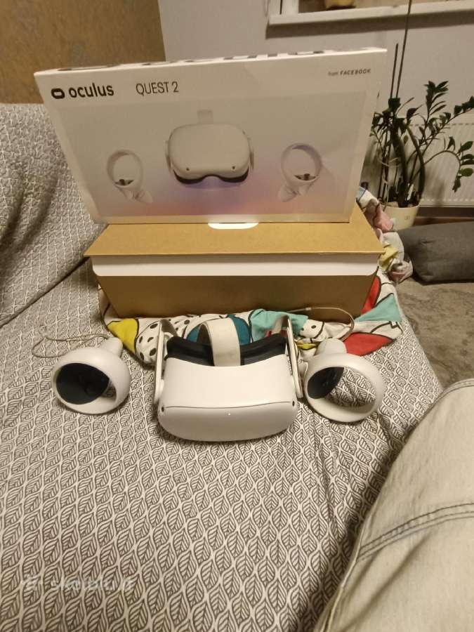 Parduodami quest 2 akiniai (64gb)