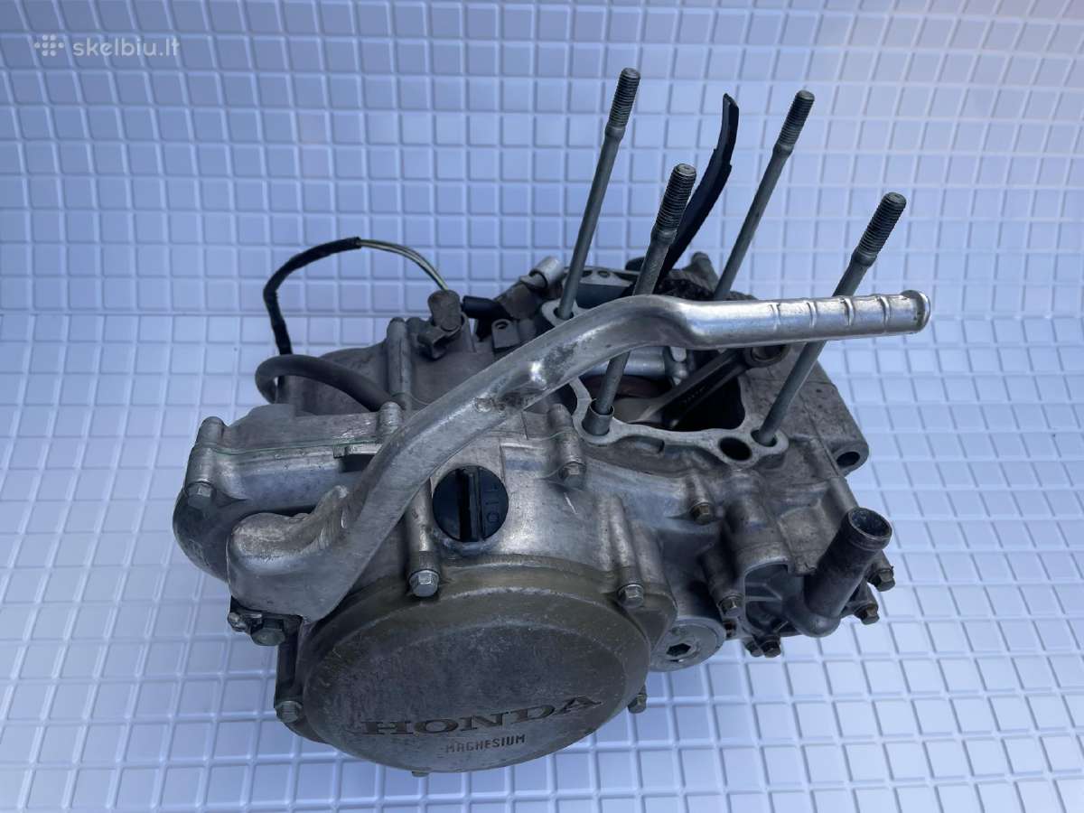 Honda crf250r variklio dalys