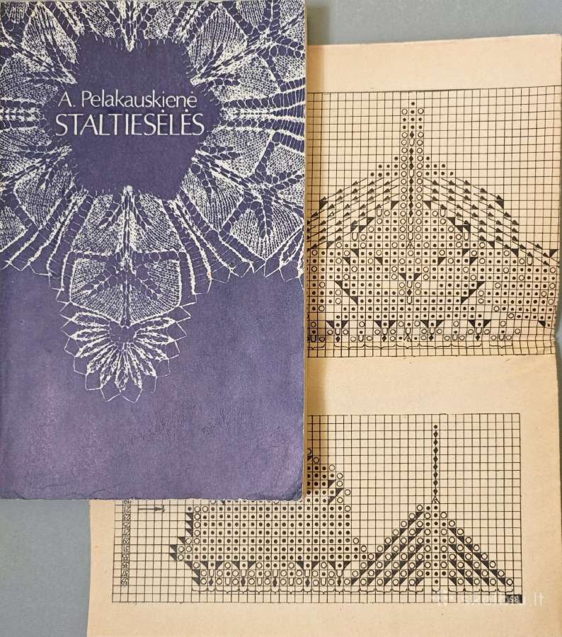 A.pelakauskienė, Staltiesėlės