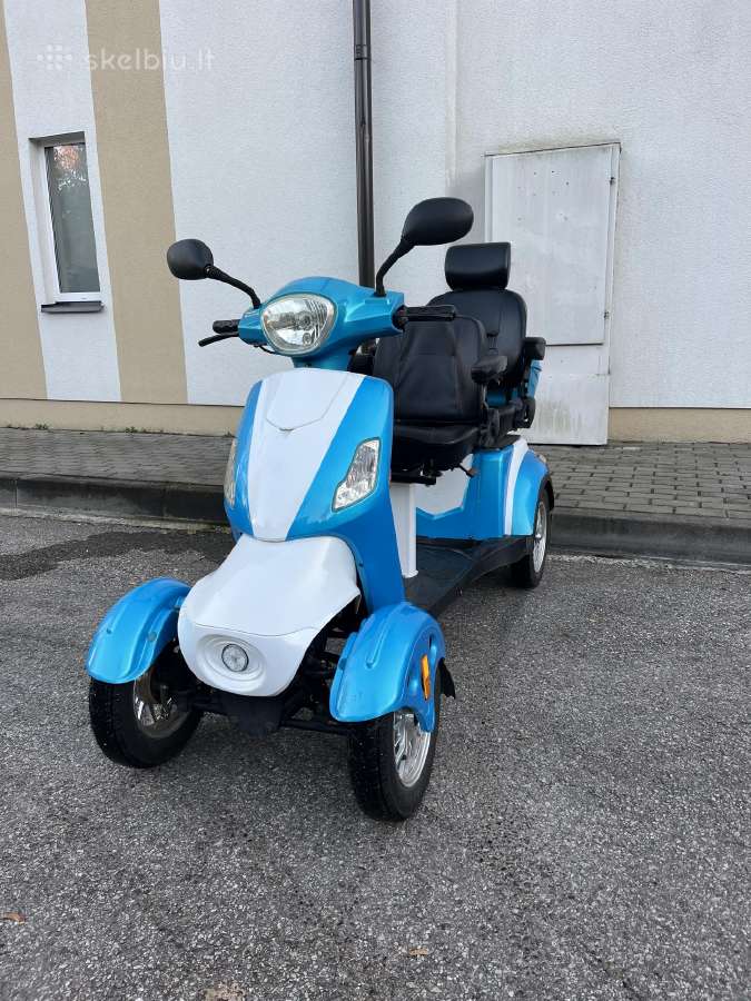 Parduodamas dvivietis elektrinis keturratis